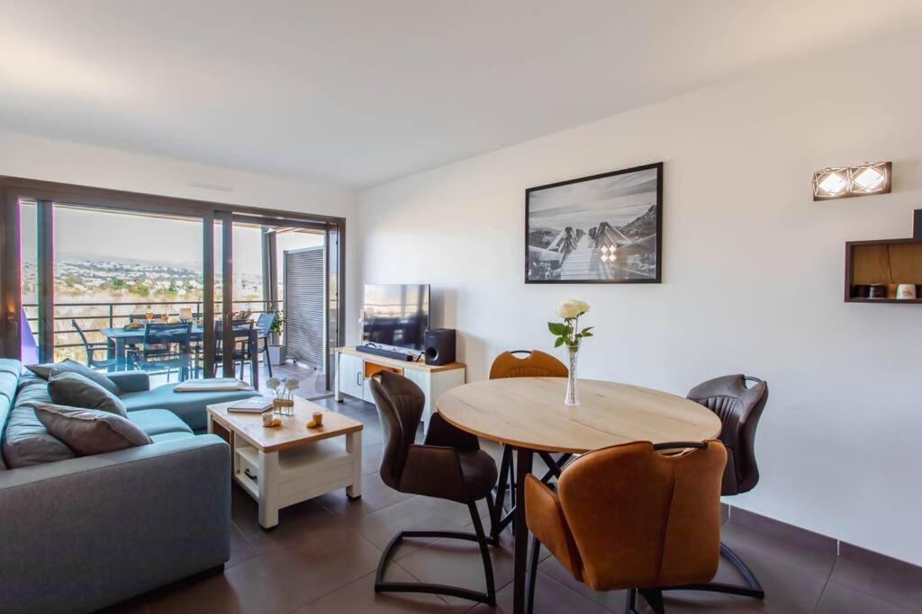 A7- 2 Bdr Sea & Mountain View - Ac, Parking, Pool & Terrace Apartment Antibes Luaran gambar