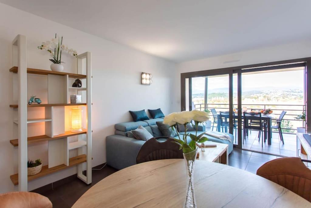 A7- 2 Bdr Sea & Mountain View - Ac, Parking, Pool & Terrace Apartment Antibes Luaran gambar